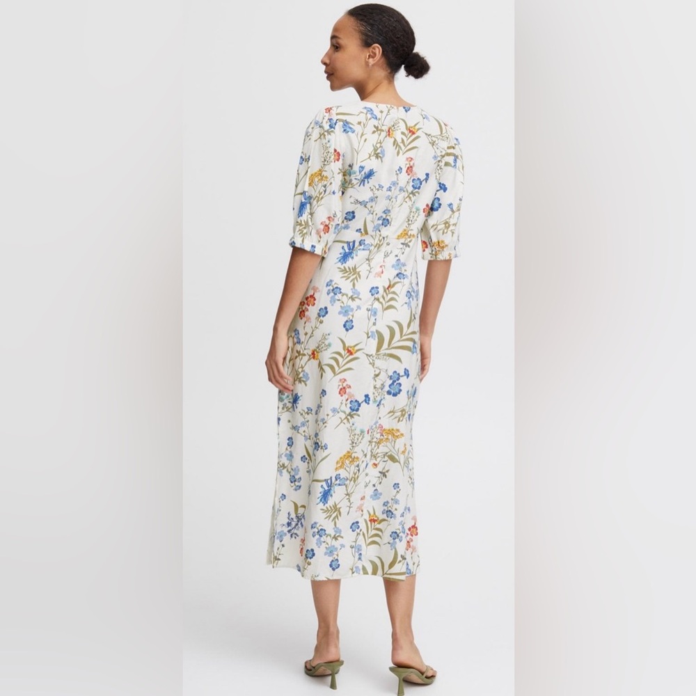 B. Young Marshmallow Floral Imilda Dress - Picture 2 of 9